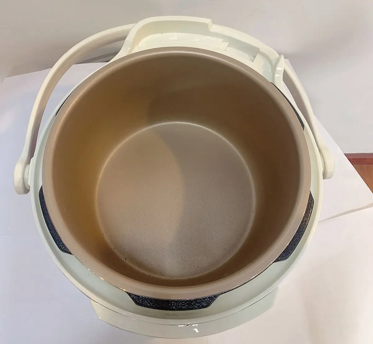 Top quality Non-Stick Coating Inner Pot LED display pressure pot instant electric pressure cookers
