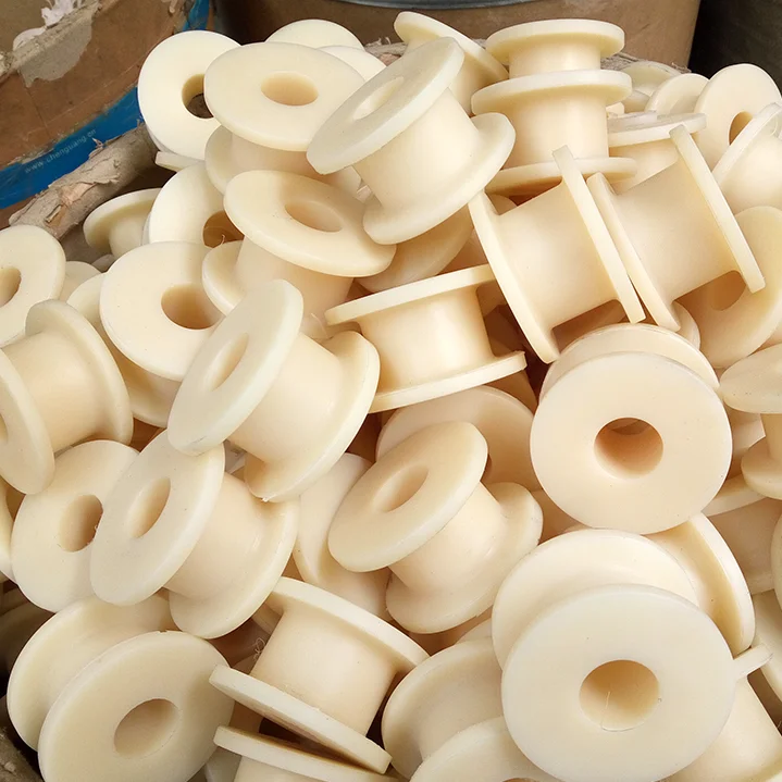 Batch customization of lightweight injection molded parts for primary medical product packaging