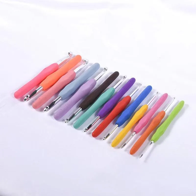 14pcs high quality wholesale colorful  Knitting Needle Kit Soft Grip Handles Aluminum Crochet Hooks 2.0mm-10.0mm