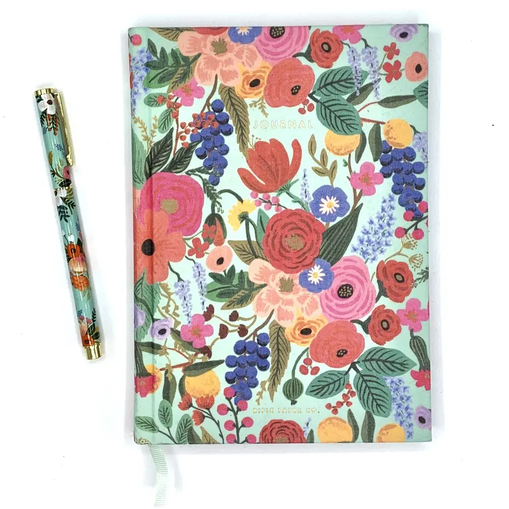 Manufacturers Wholesale 0.7mm Custom Logo Plastic Ballpoint Pens In A Variety Of Color Ballpoint Pens