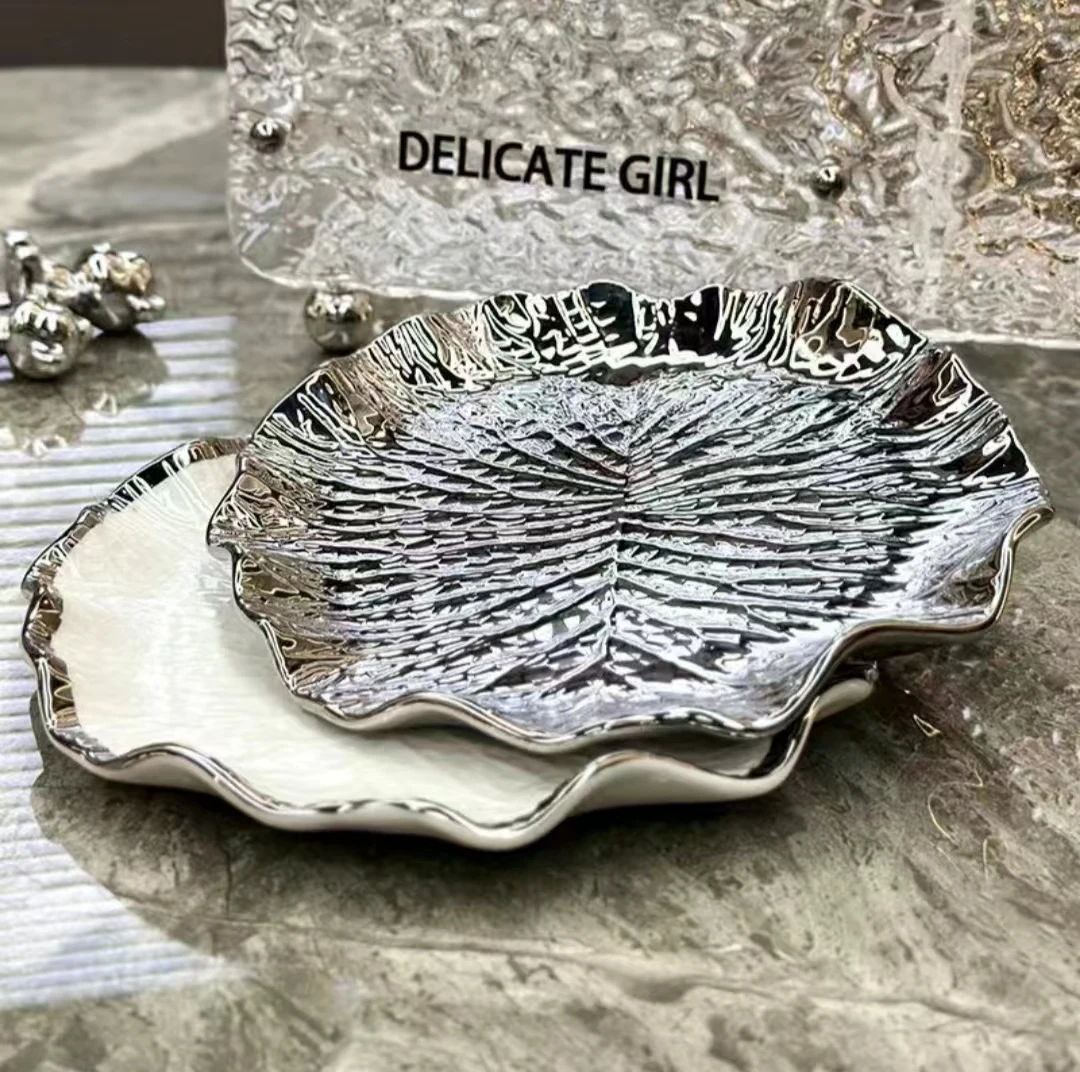 Nordic Style Multi-Function Disc Cartoon Design Cartoon Style Ceramic Plate Dish Sustainable Plastic Material for Food Usage