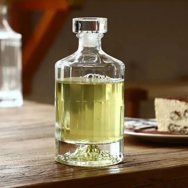 wholesale wine bottle 100ml 250ml 500ml 750ml 1000ml clear glass bottle cork whiskey vodka brandy gin bottles with Glass lid