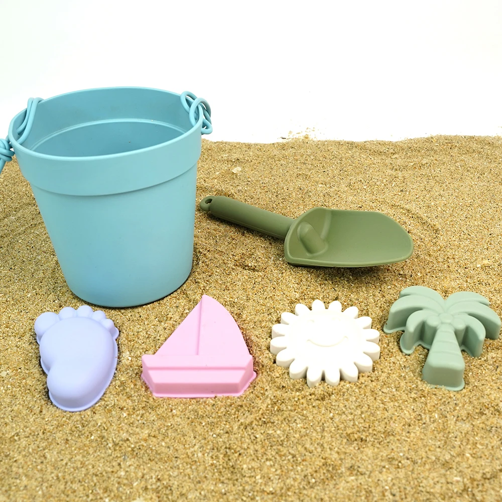 Fashion design beach & sand toys tools bucket set pail spade silicone beach toys summer toys for kids beach for toddlers