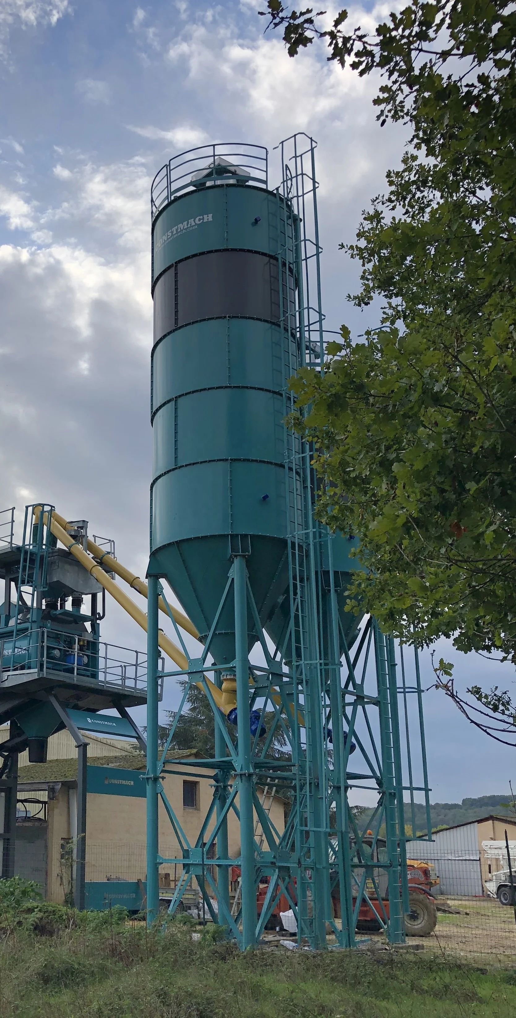 75 Tonnes Capacity CEMENT Storage SILO, CEMENT TANK Cement Silo Manufacturing Plant,construction Works Pump Powder Silo Provided