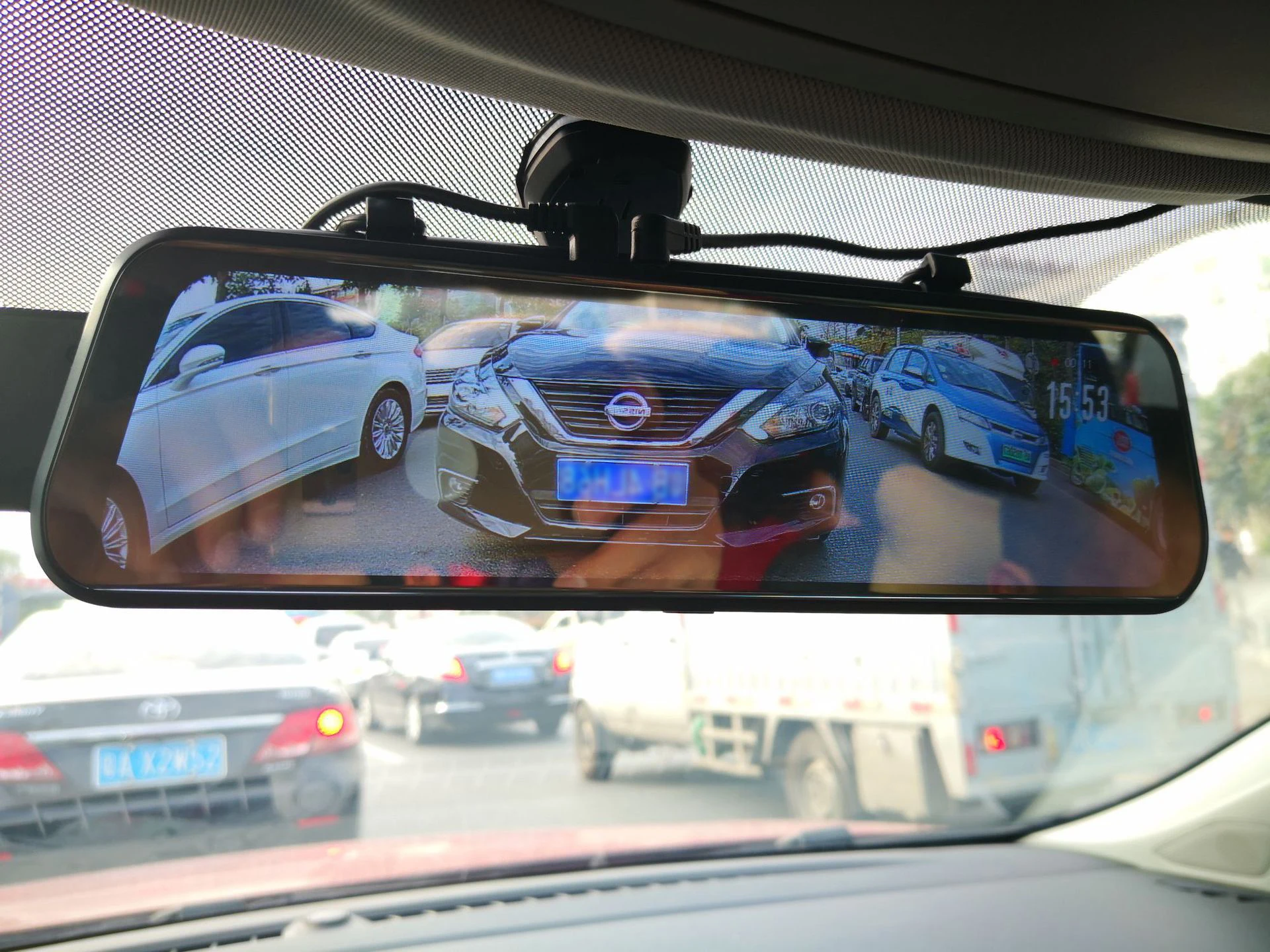 Потоковое зеркало заднего вида 1080p Hd Автомобильная камера черного цвета