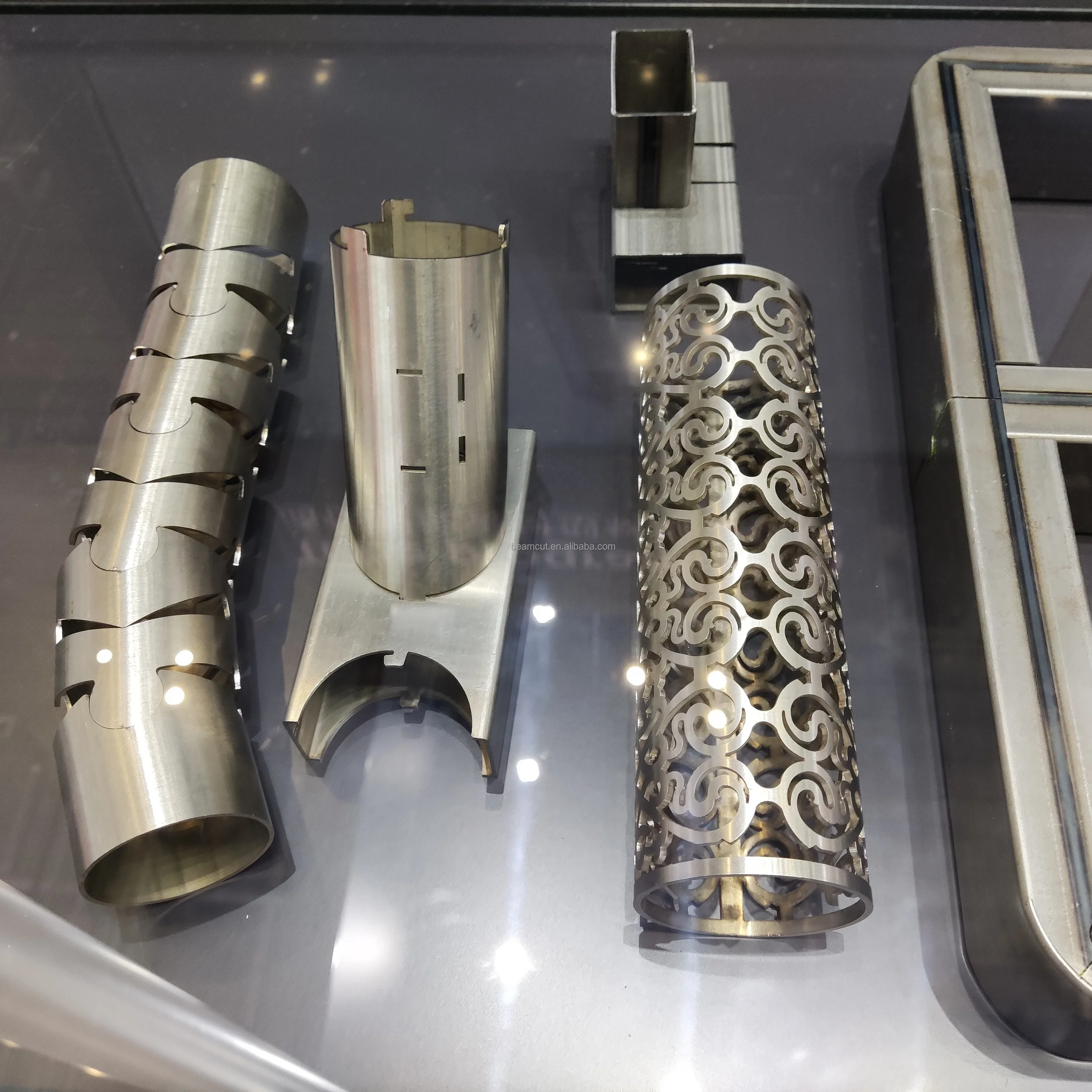 2000w/3000w/4000w/6000w cnc machine for beam and square cutting metal tube stainless steel pipes laser cutter