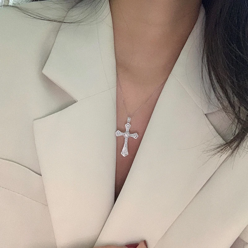 Luxury personalized customization 18k white gold natural diamond jewelry cross pendant necklace with GIA