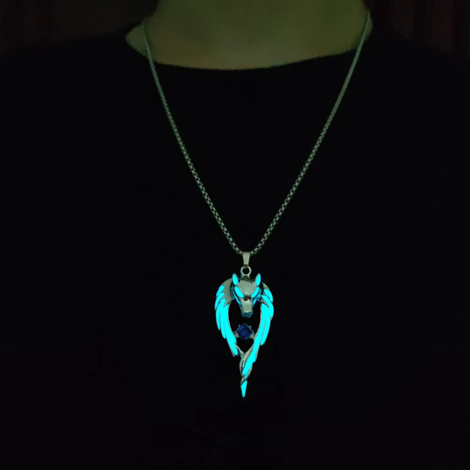 Luminous Pendant Necklace Wolf Totem Style Hop Hip King of the North Charm for Men