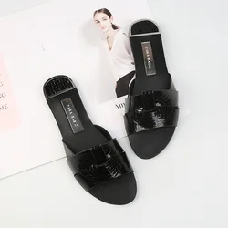 Шлепанцы с плоской подошвой в европейском и американском стиле и с открытым носком, повседневные женские летние шлепанцы, однотонные текстурные сандалии