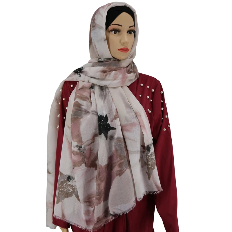 2021 hot selling satin hijab popular printed floral scarf new design fashionable shawls for muslim women