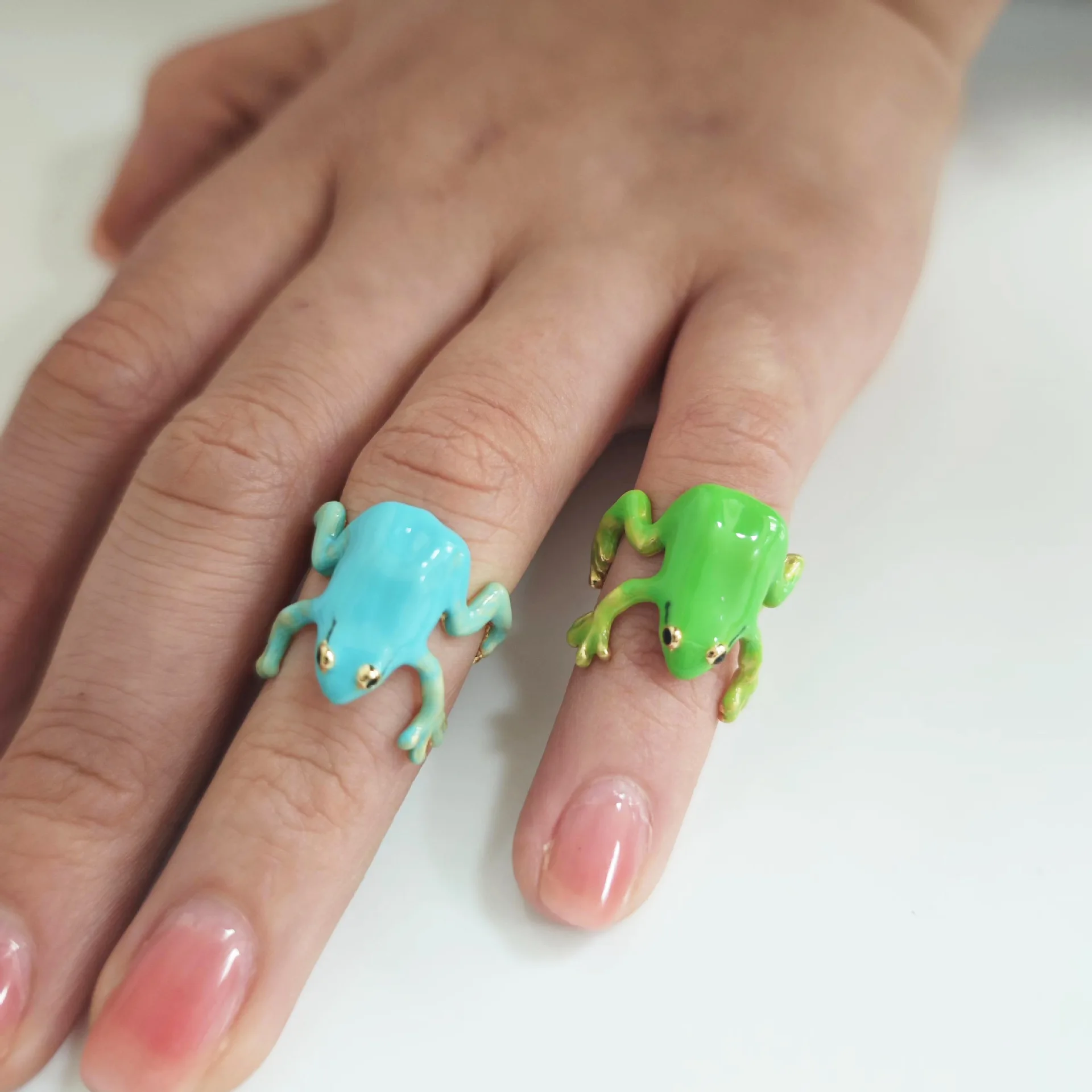 New 2024 TreeFrogRing Tree FrogRing Personality Cute Frog Without Piercing Ear Clip Gift Toy Wholesale