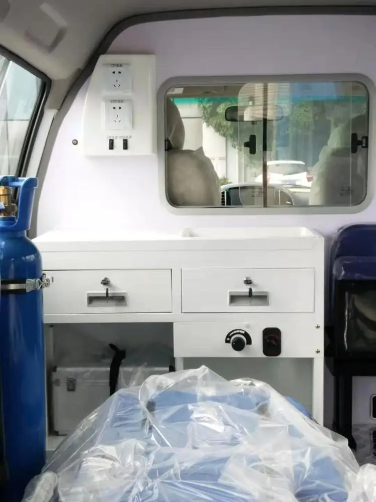 Dongfeng high quality and hot sale ward-type ambulance with ambulance van CM7 automatic for exporting