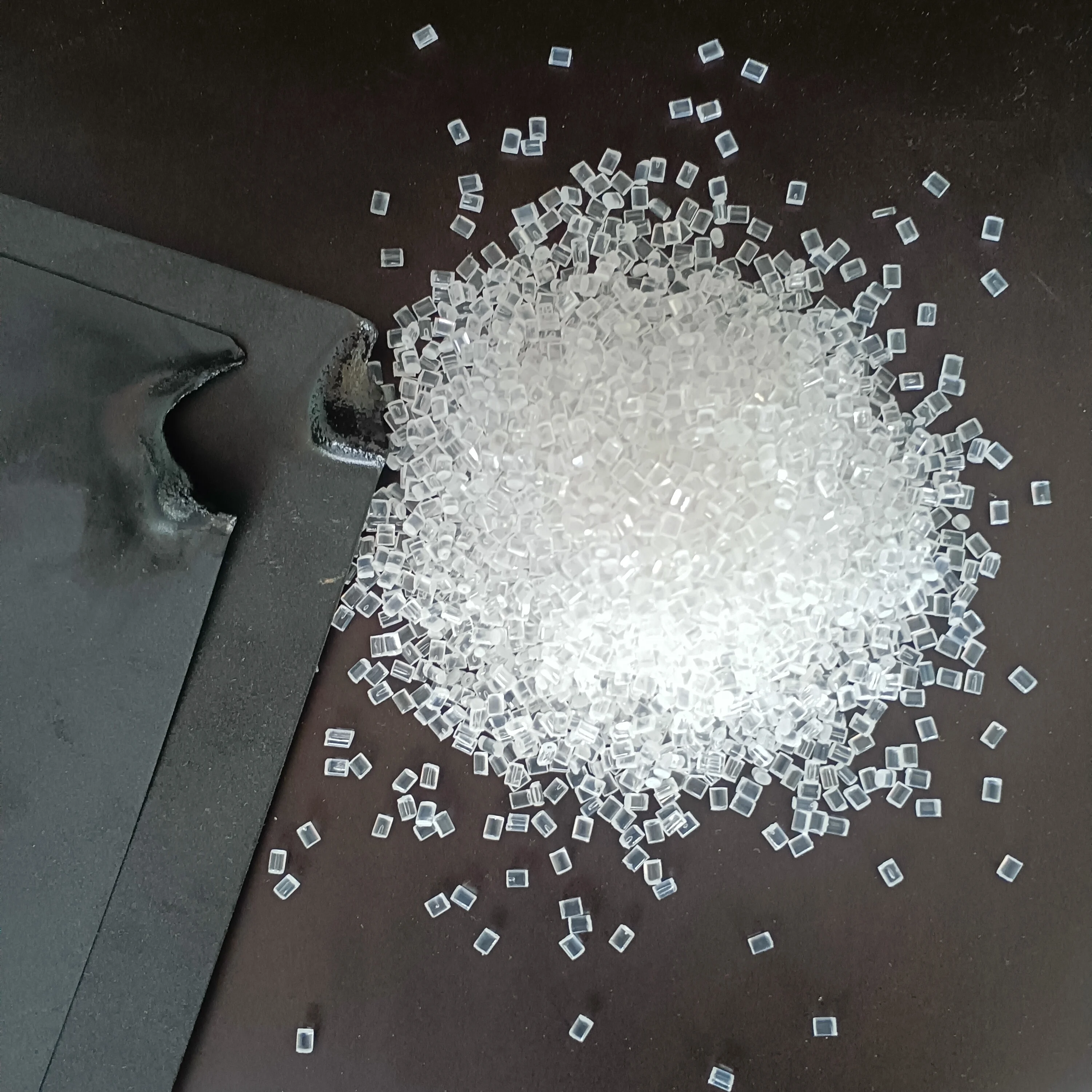 halogen free V0 Polycarbonate flame retardant masterbatch for PC Transparent meter box/Charger/PCHollow plate