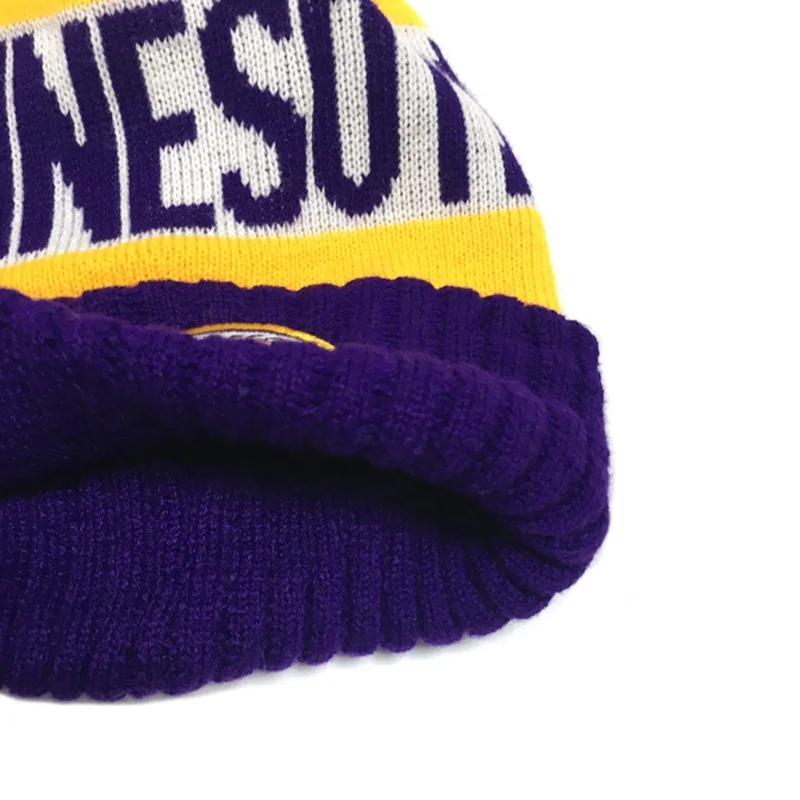 Weave and embroidery custom logo wooly hat, acrylic custom bobble hat