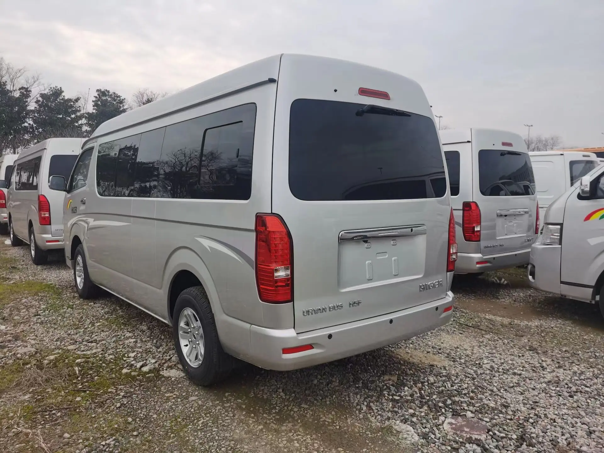 Новый в наличии LHD Tourist Vans 15-местный туристический мини-автобус для продажи