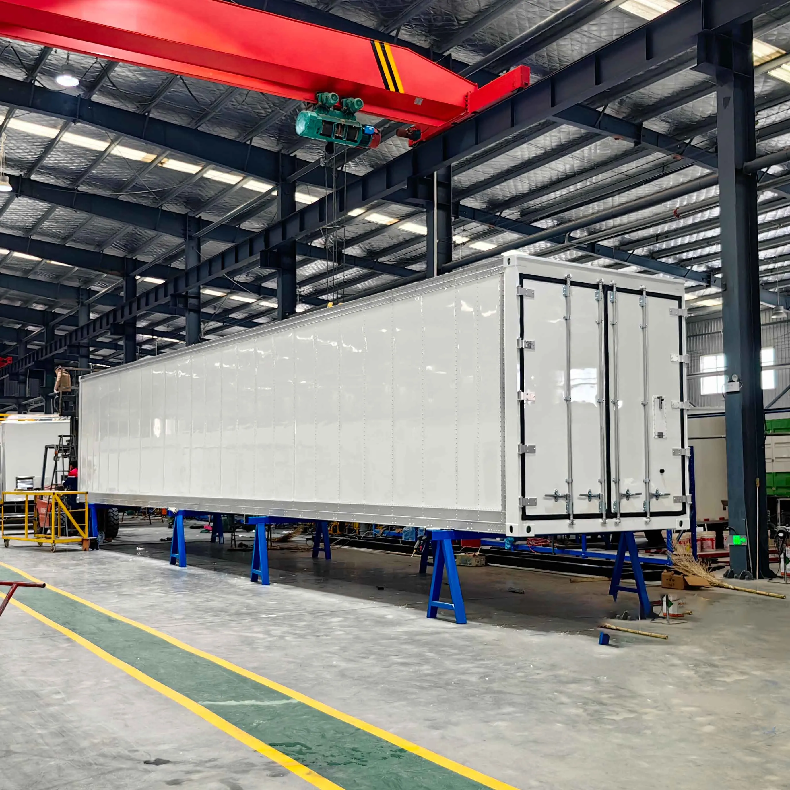 30 Ton Refrigerated Truck For Long-Distance Fruit & Vegetable Cold Chain Transport New Manual Diesel Vehicle