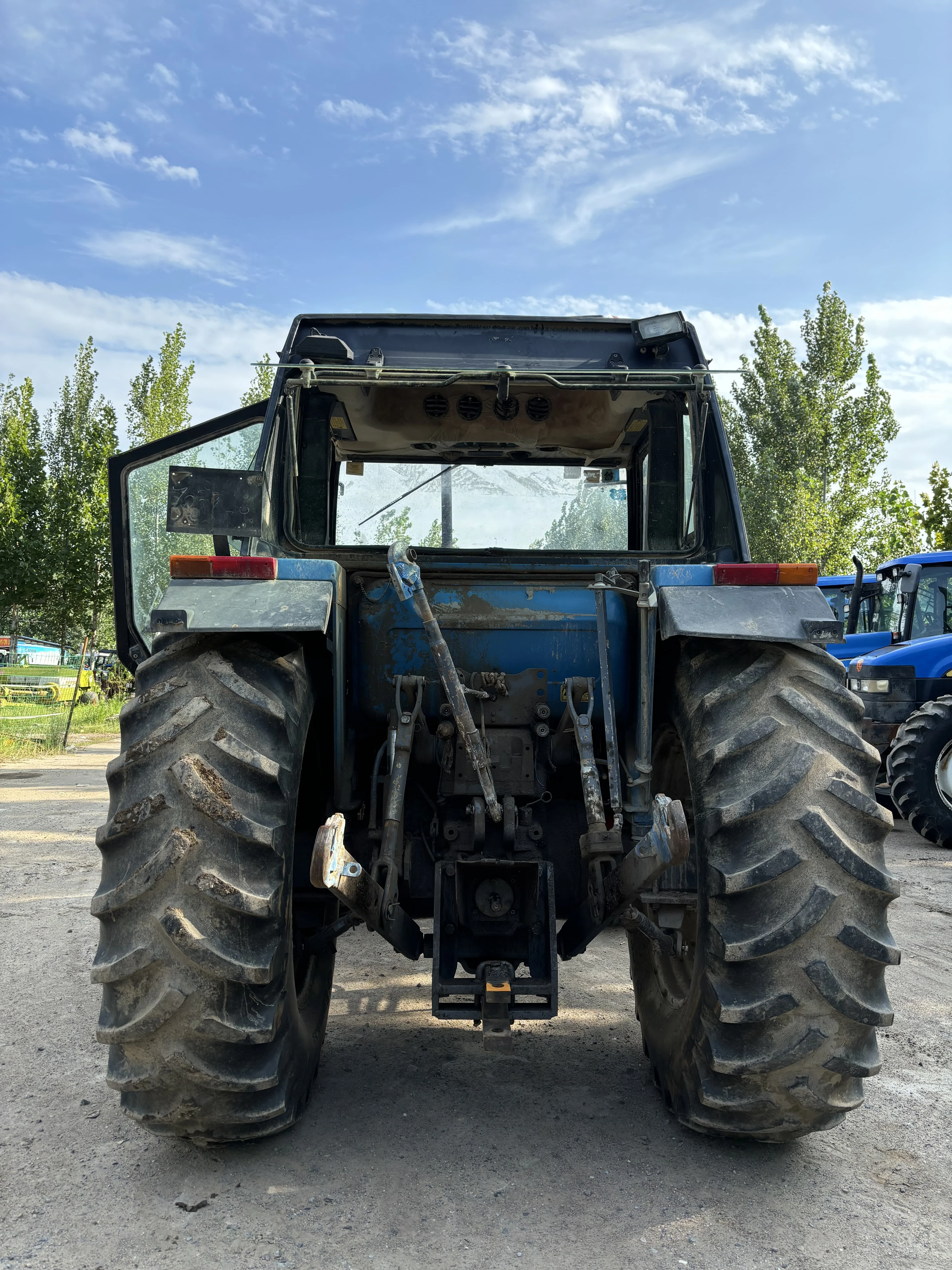 Second Hand Fiat New Holland 110-90 tractor with original painting condition Used Fiat 110hp for sale