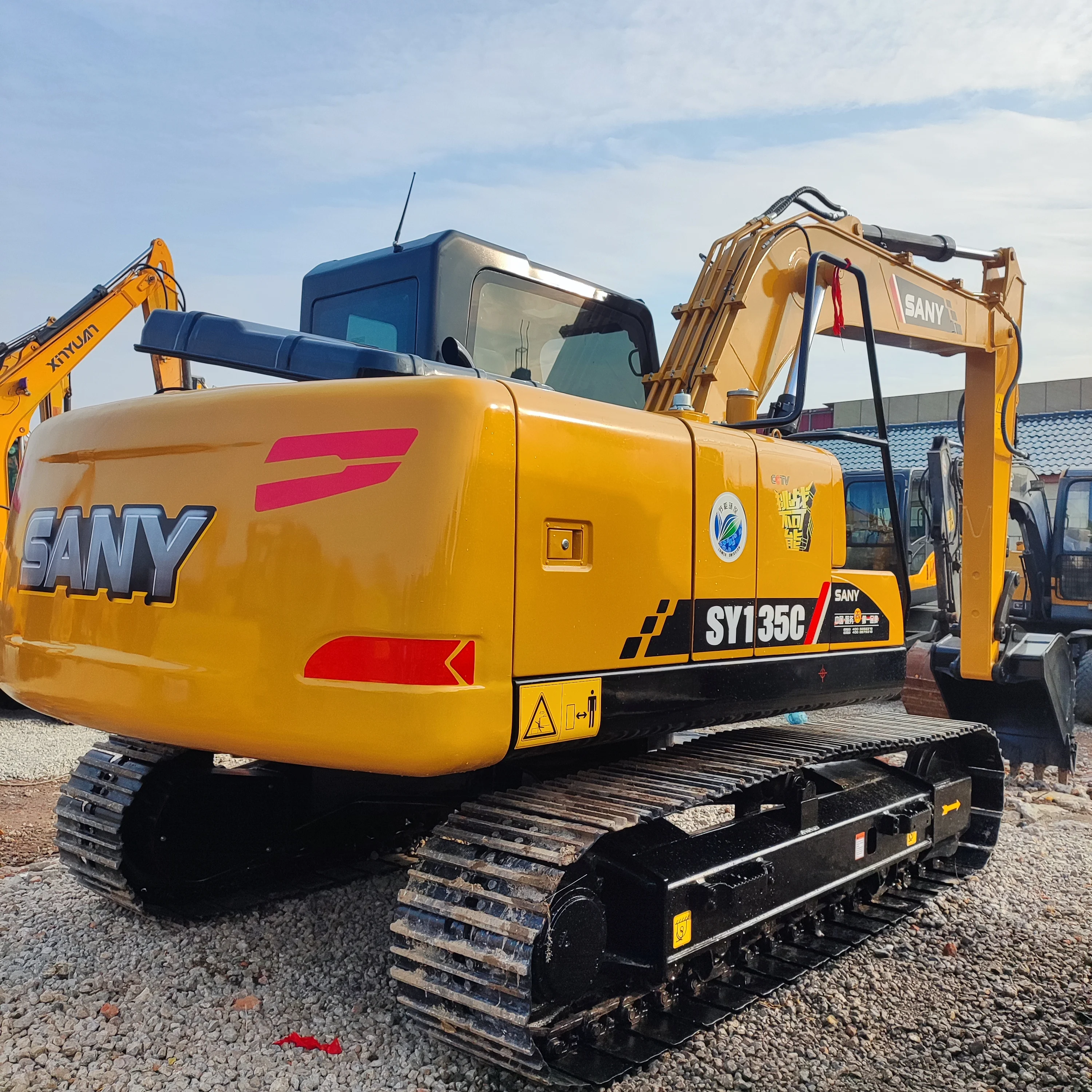Second hand Sany 135 excavator is powerful, energy-saving, oil saving, high-quality, and cost-effective
