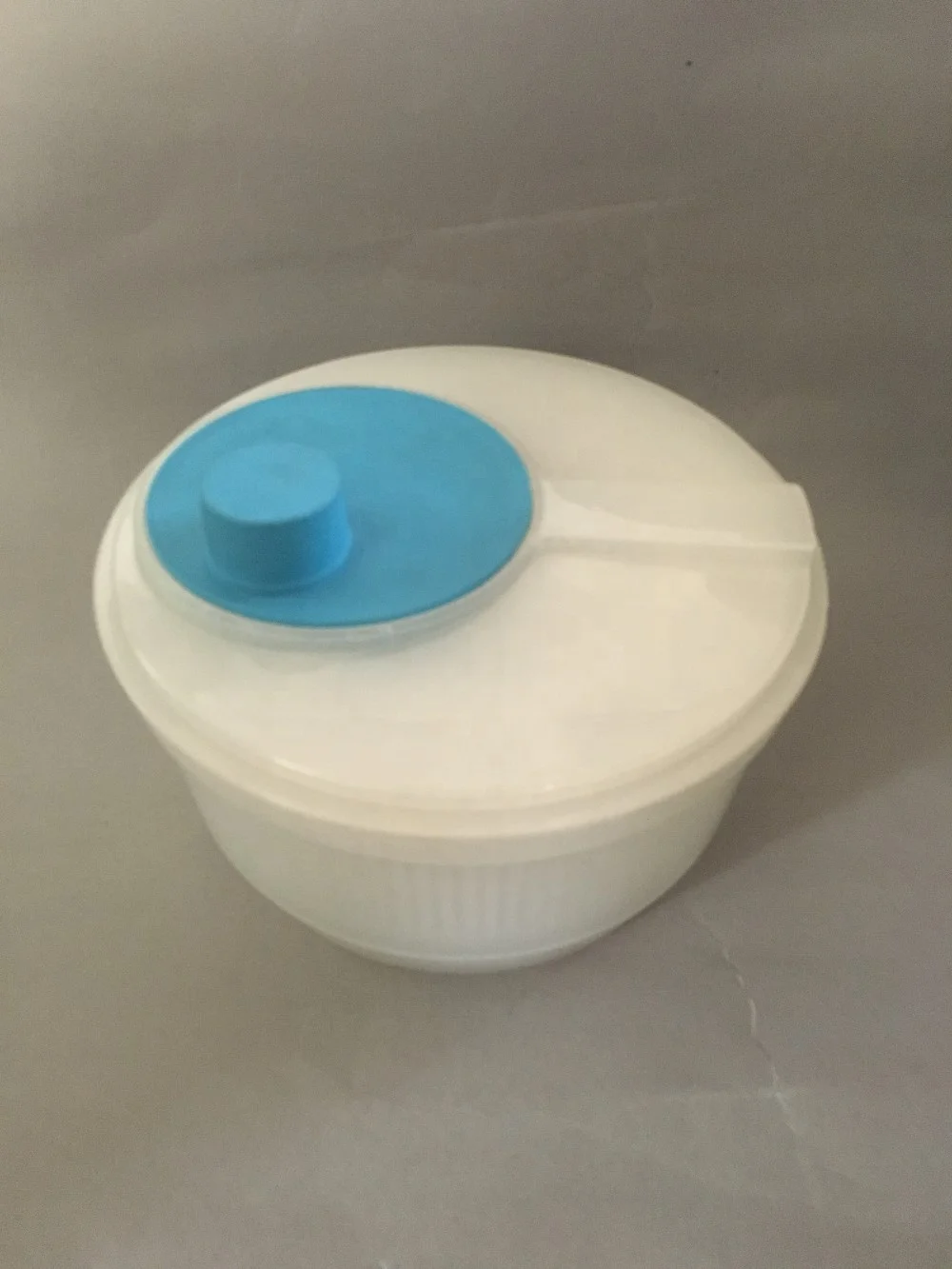 Promotion gift food grade plastic salad maker salad spinner