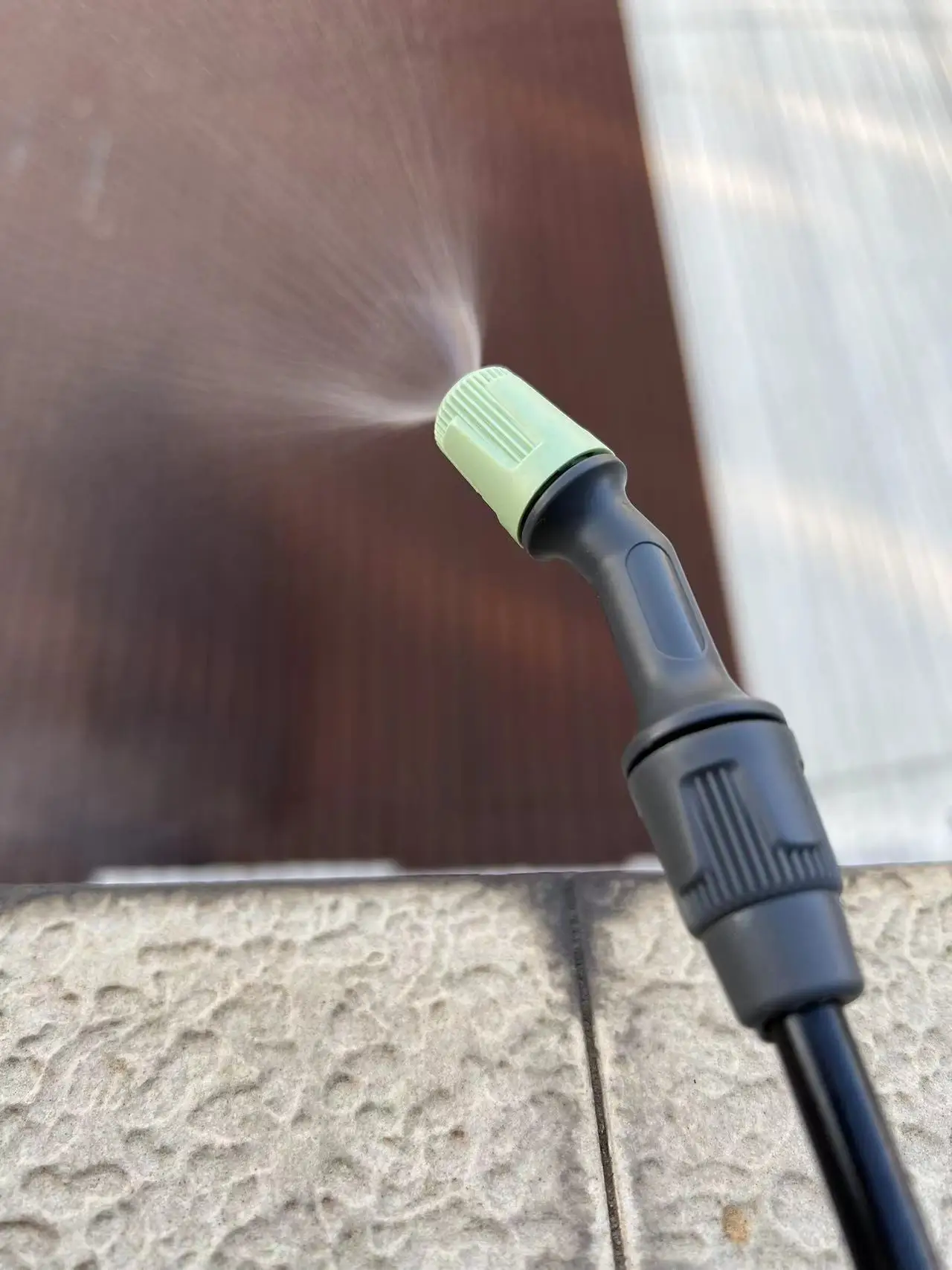 New 5-Liter Small Capacity Garden Electric Sprayer with Gravity Ball and Handle Battery for Efficient Spraying type c socket