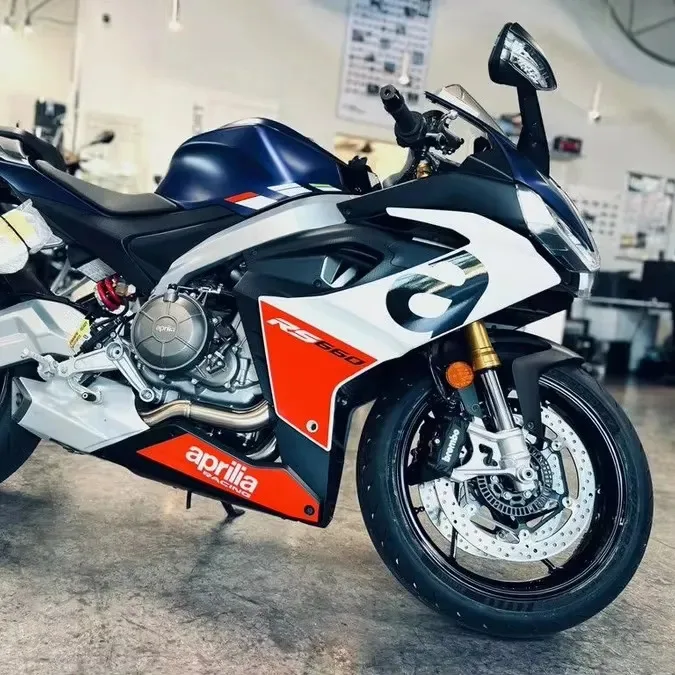 Доступно для продажи 2024 Aprilia Tuono V4 Заводская SE-09 SBK 1100 новый спортивный мотоцикл готов к отправке