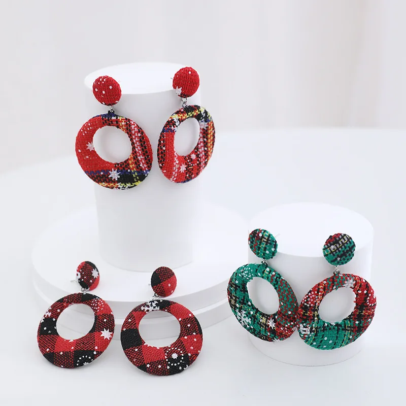 Hot Selling Christmas Earrings Fabric Circular Stud Earrings Plaid Snowflake Festival Accessories Women Fashion Jewelry
