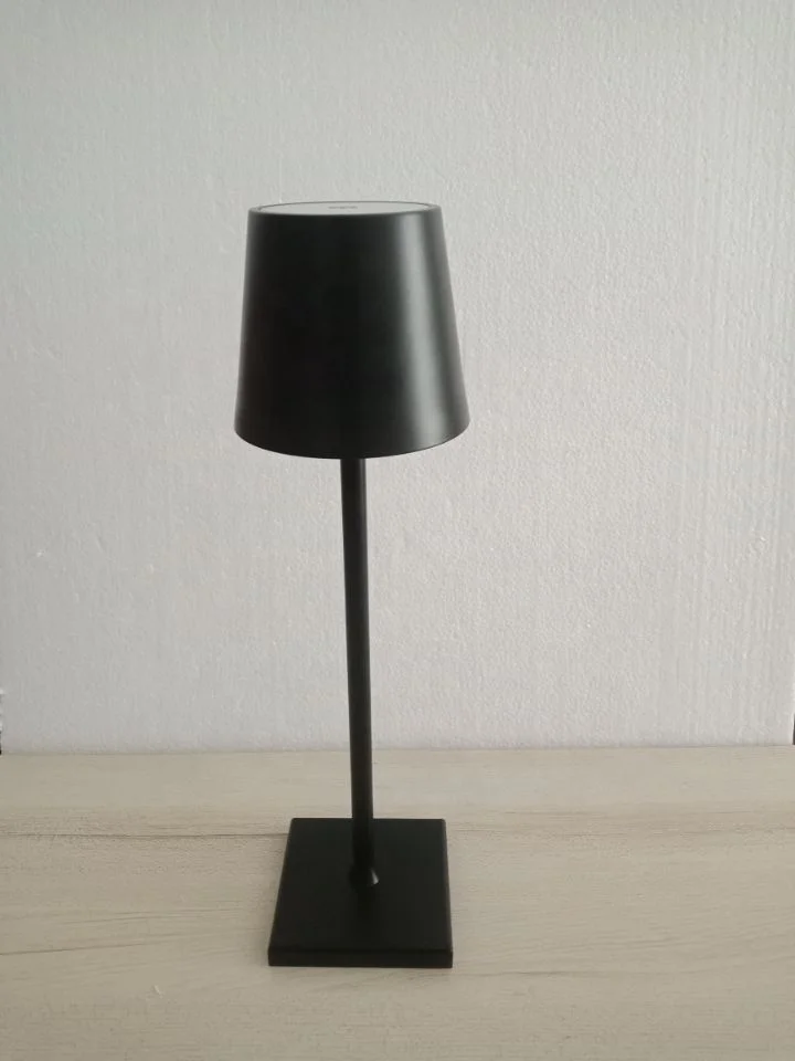 Modern Hotel Rechargeable wireless desk Lamp Metal Portable Outdoor 5200 mah battery Cordless Table Light