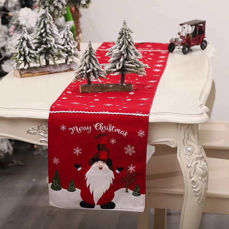 2021 New Embroidered Faceless Elderly Table Flag Snowflake Tablecloth Creative European Christmas Tea Table Mat