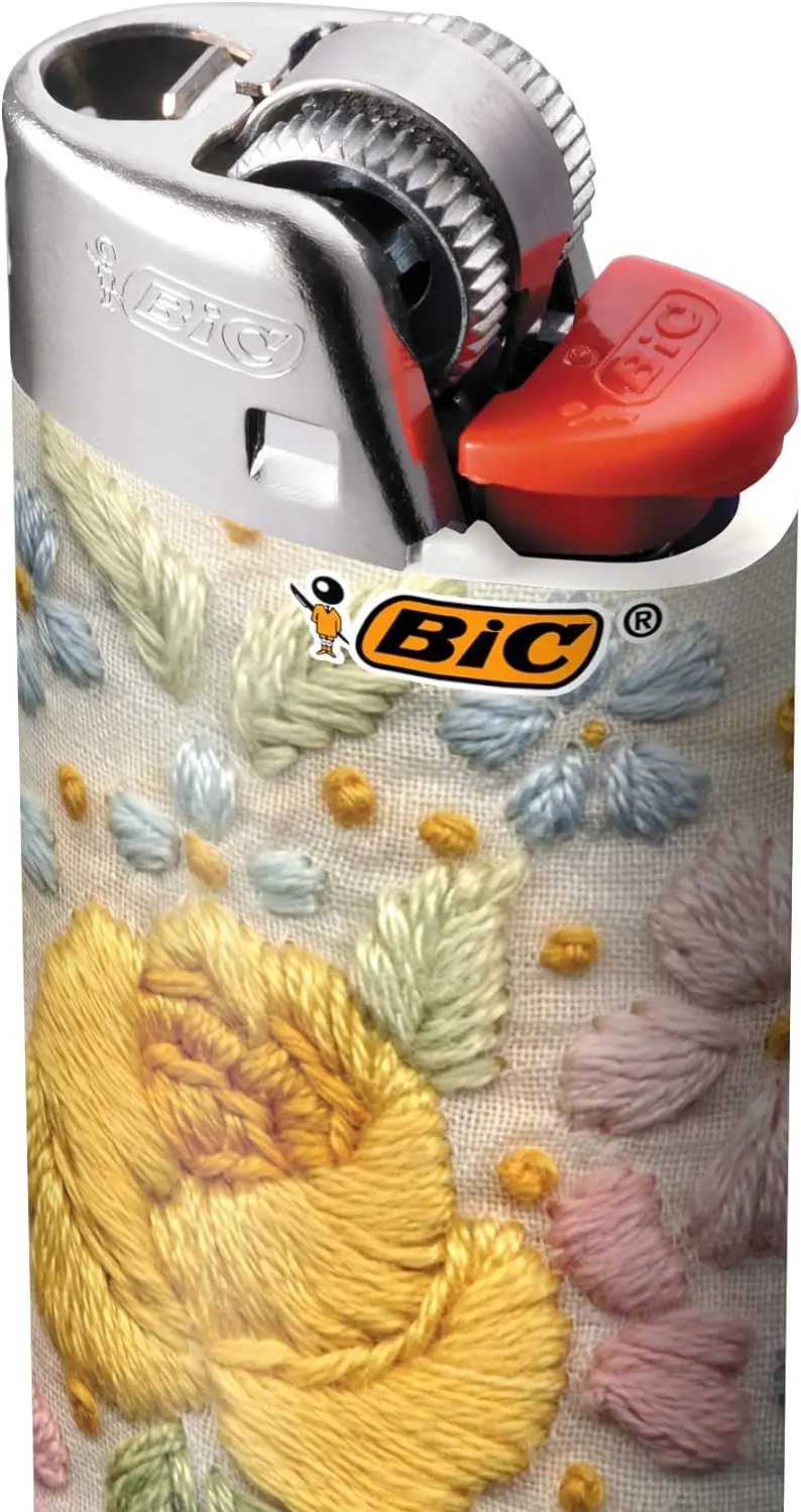3 фиолетовые зажигалки BIC обычного размера