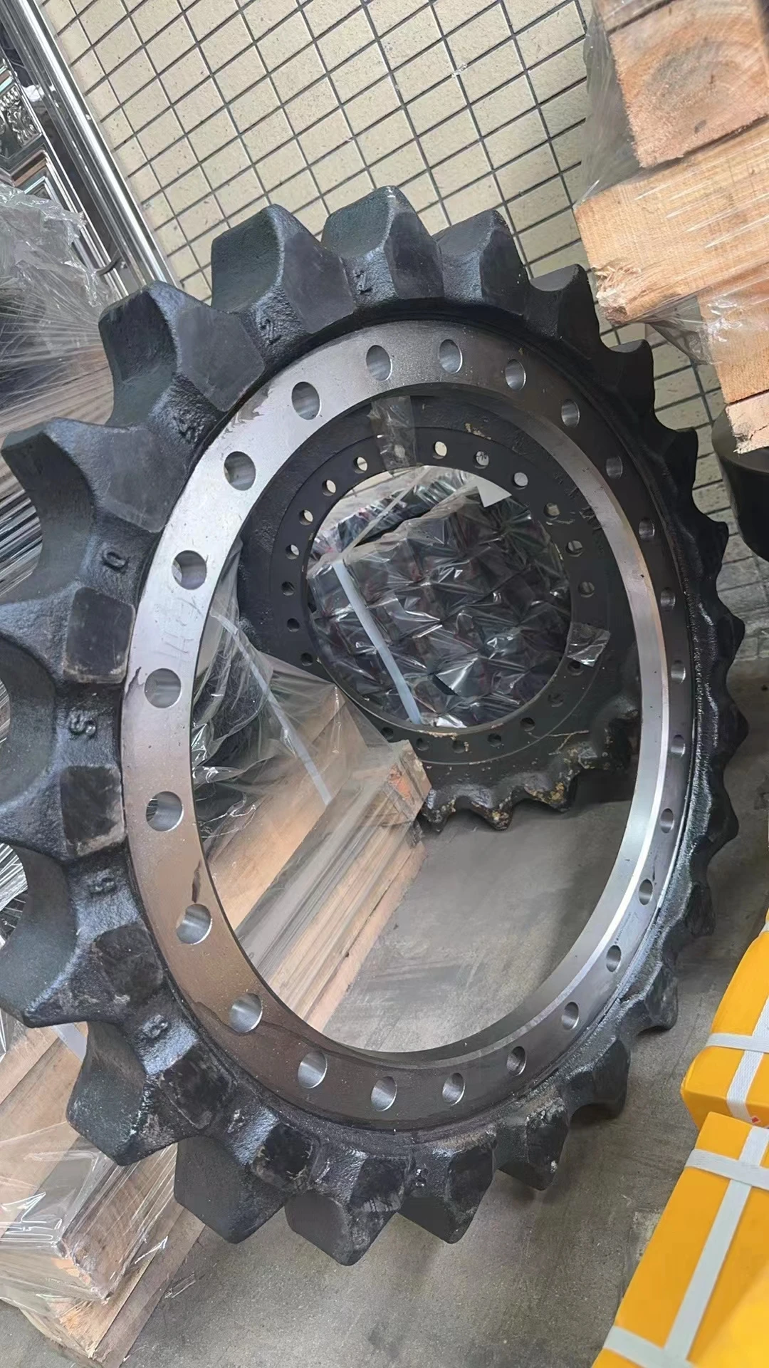 Bulldozer Roller Chain Sprocket  Drive Sprocket for Rubber Track Undercarriage Parts Excavator Sprocket