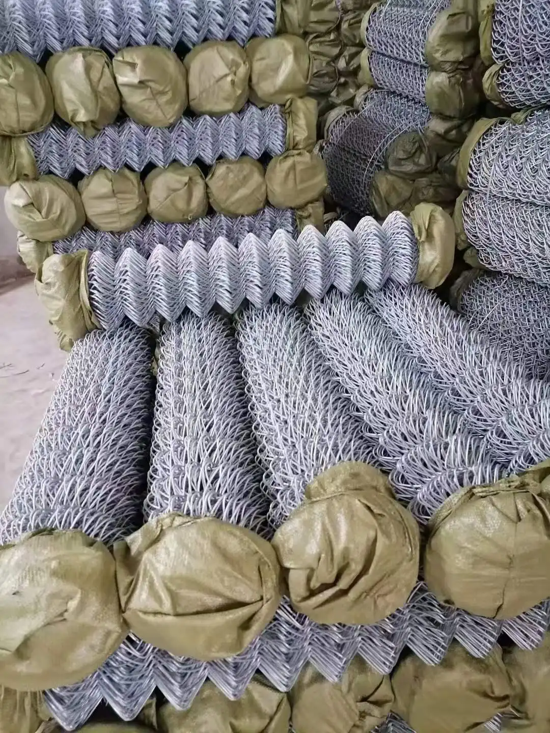 Hot-selling chain link fence PVC coated galvanized chain-link fence  anti-rust chain link fence