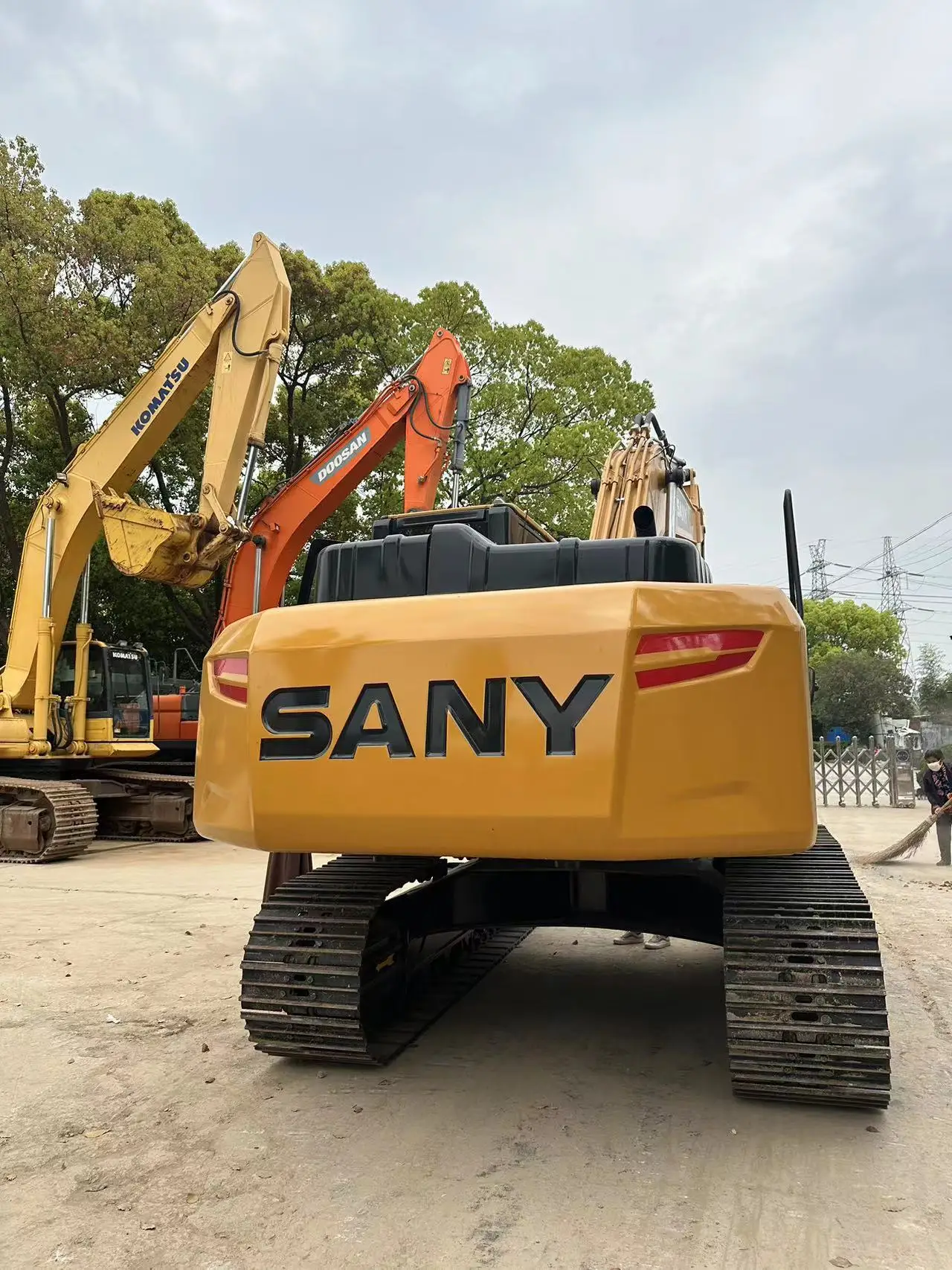 2024 model Sany sy205C crawler excavator New Sany 20ton China Cheap tracked shovel sy205H Mitsubishi Tier4 Euro4 CE EPA