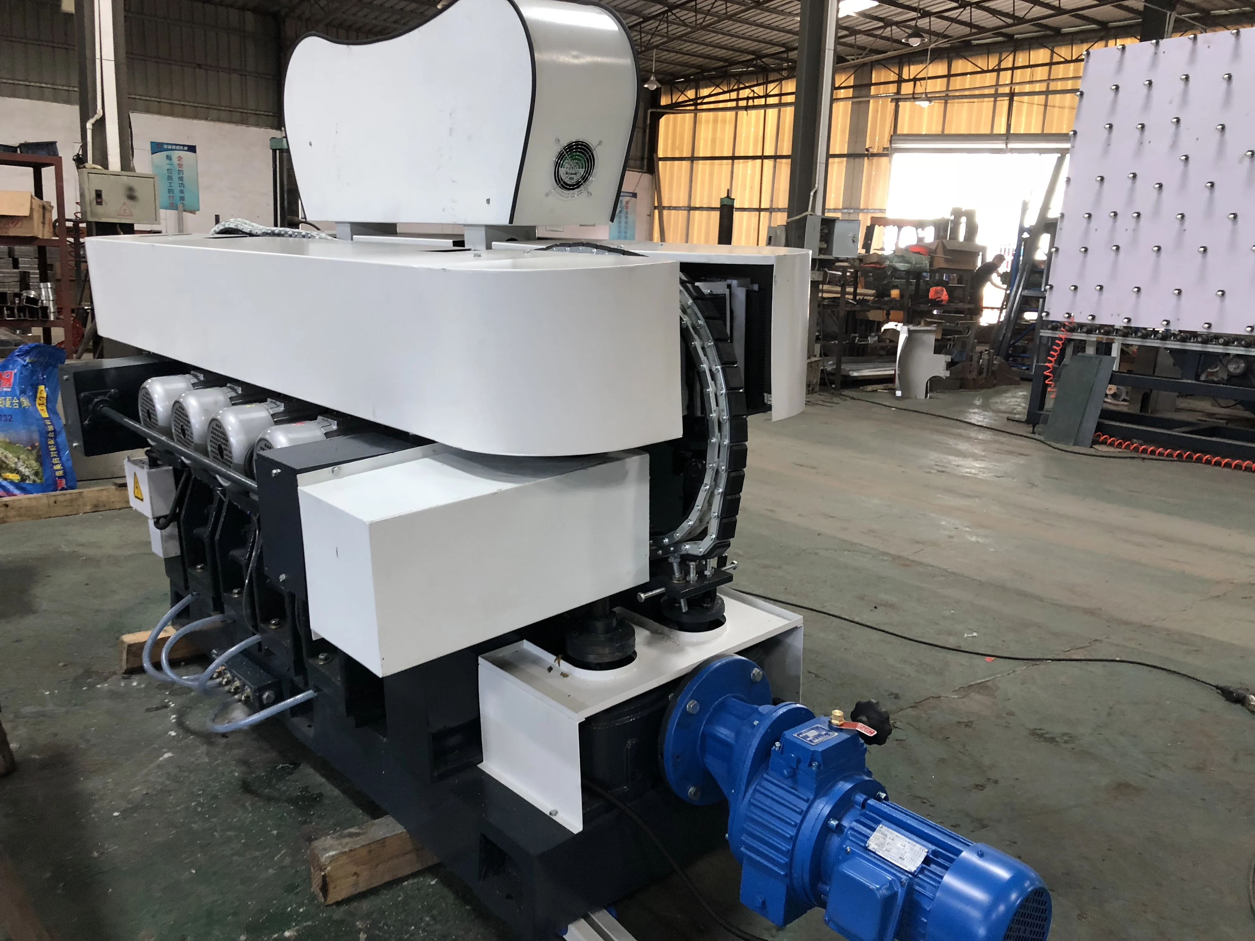 Four motor pencil edge glass pencil round grinding machine in South America