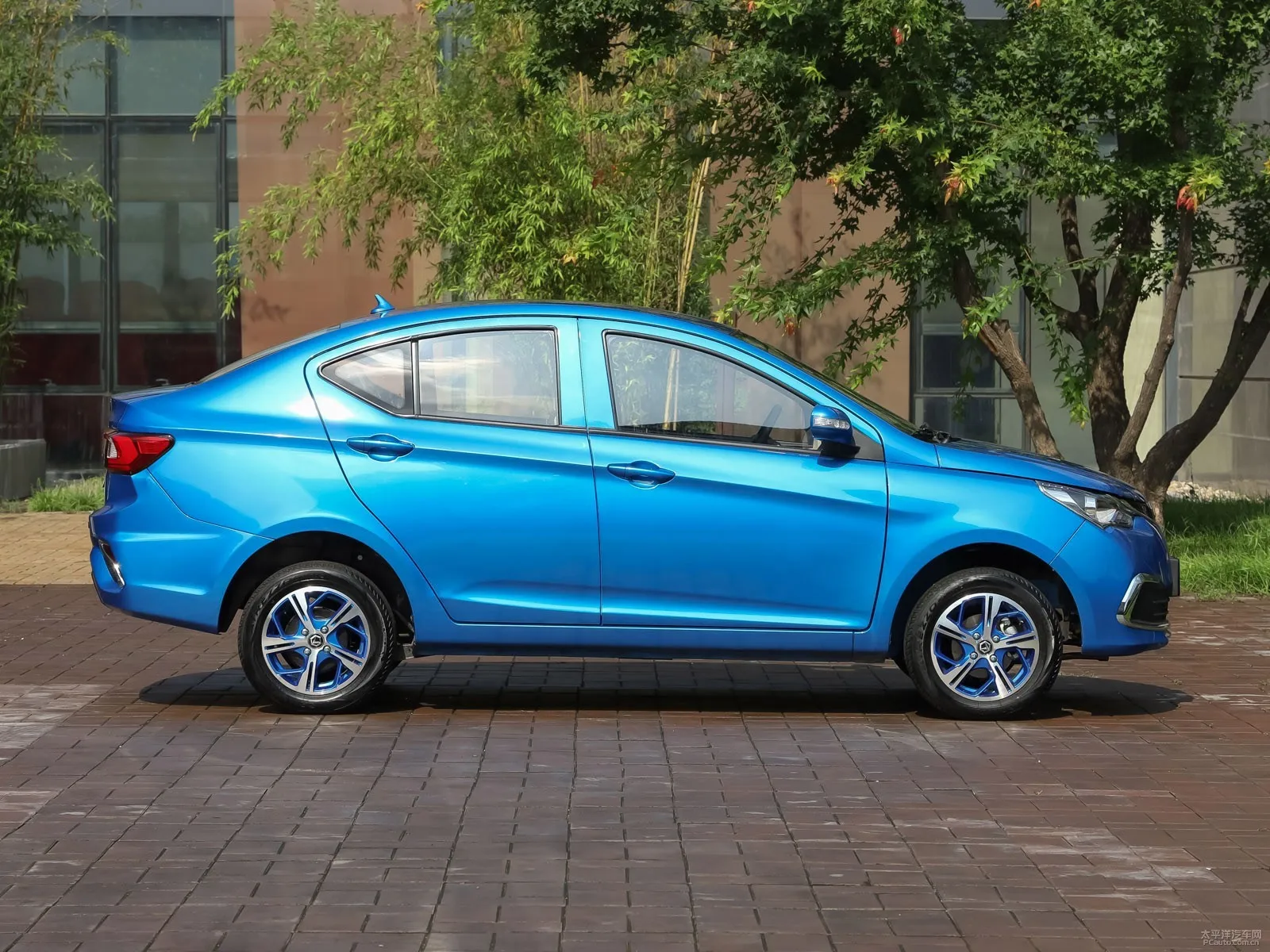 Hot Selling New Electric Mini High New Energy Vehicle China Letin Electric Car New Car Mini Car for Adult