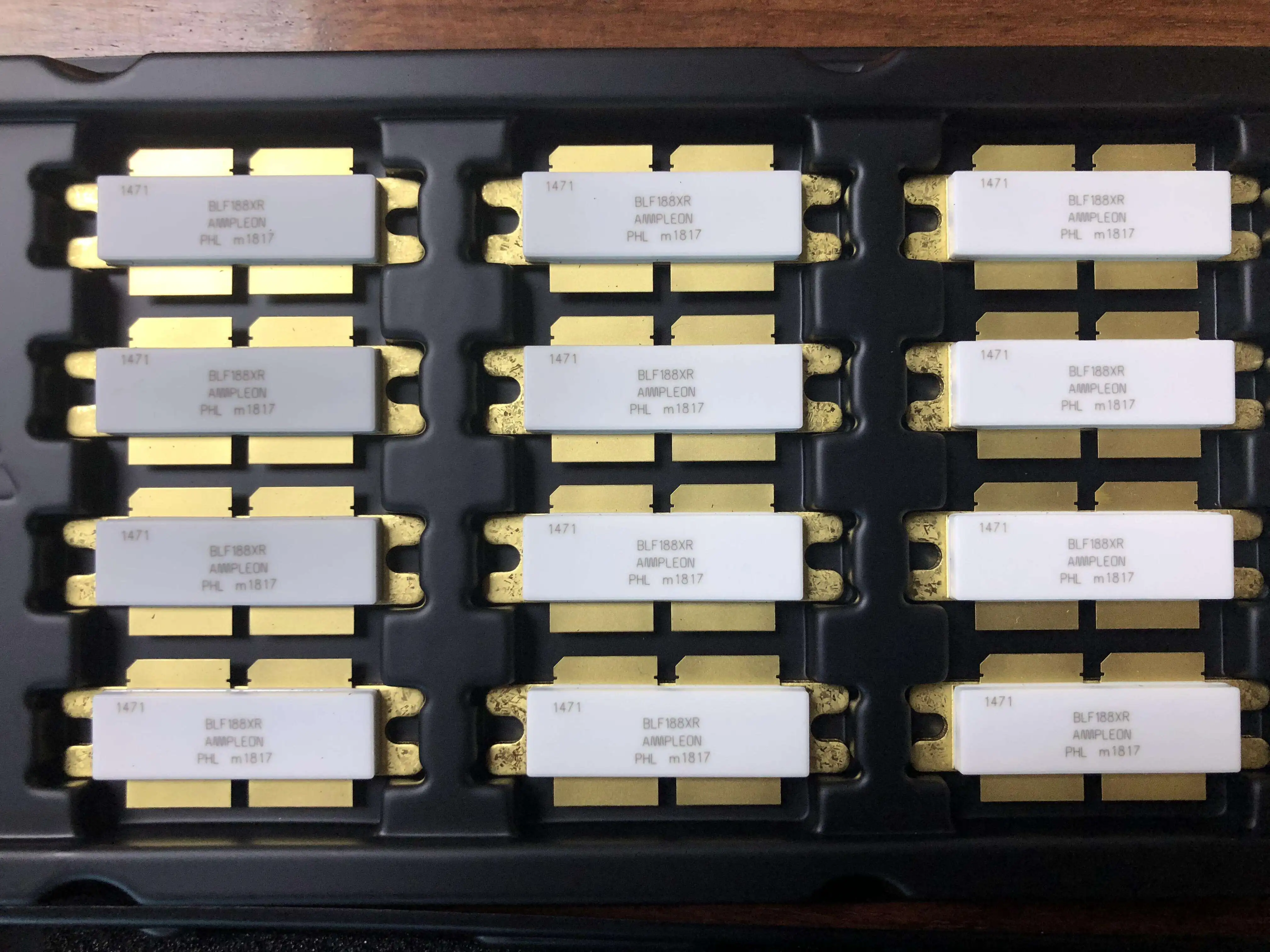 (BLF188, пожалуйста, свяжитесь с нами для получения последней цитаты) BLF188XR BLF188