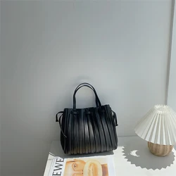 New fashion creative striped one-shoulder messenger bag PU handbag purse phone Pleated bag