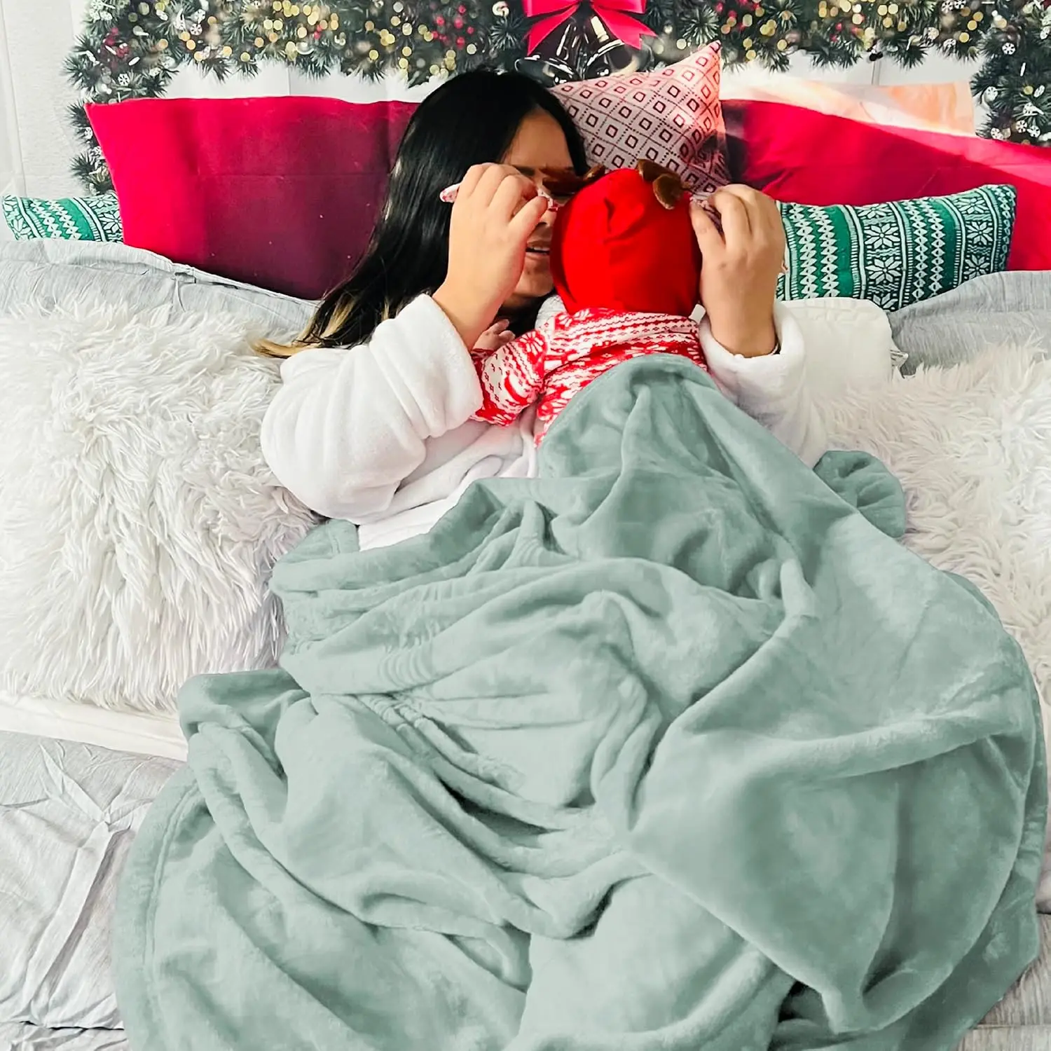 Flannel Fleece Blanket- Super Soft Plush Microfiber Solid Blanket for Couch, Bed, Chair, Sofa - Fuzzy Cozy Blanket