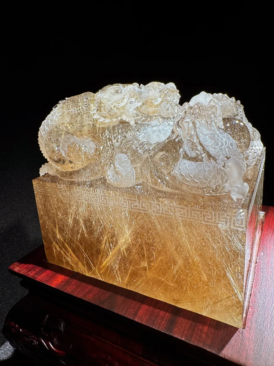 Top quality golden rutilated quartz Imperial Seal  rutilated quartz crystal Lion carvings for decoration