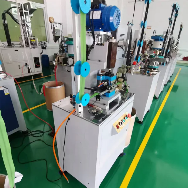 Автоматическая машина для резки нейлоновой молнии для штамповки отверстий на молнии