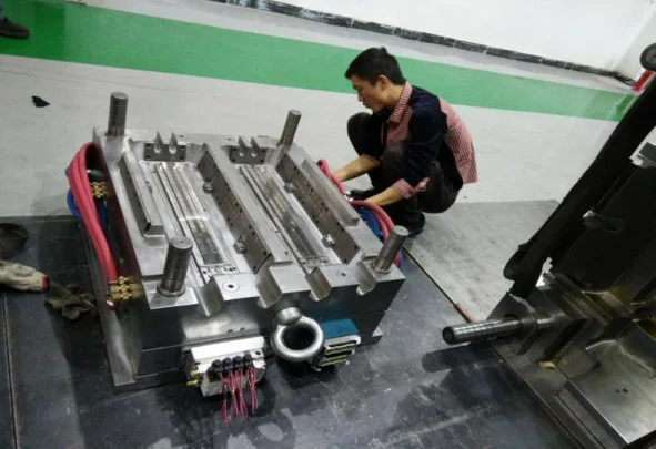 hot runner nozzle molding injection molding plastic soldier toys plastic pellets for injection molding