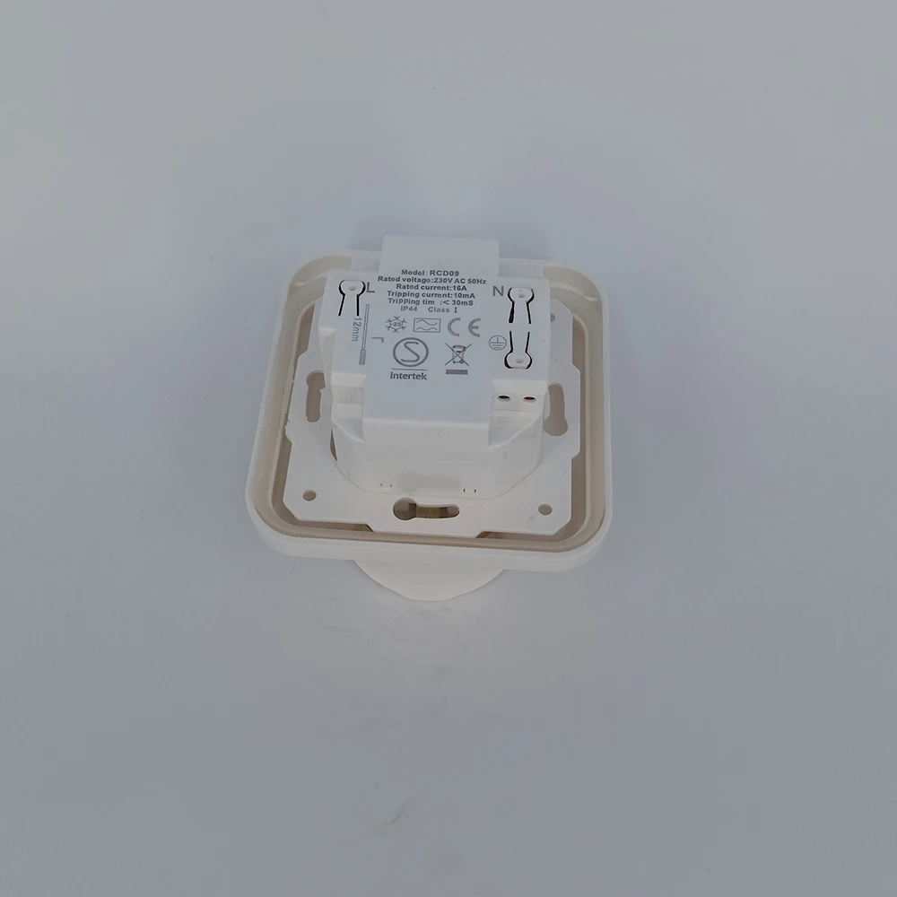 RCD09-RCD-socket4.jpg