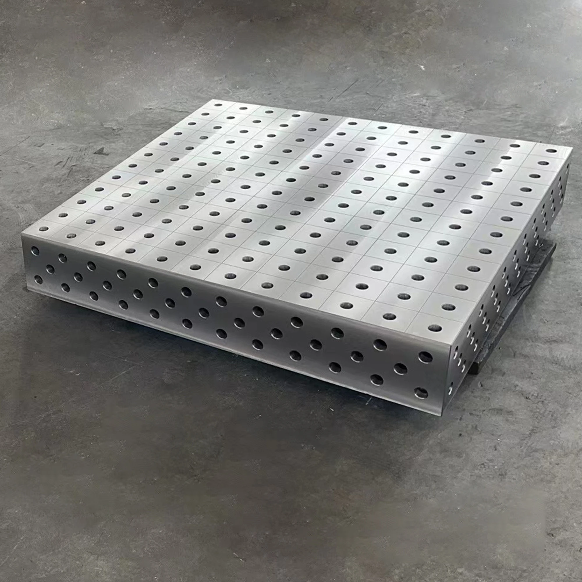 Precision cast iron 3D welding table D16/D28 3D welding table