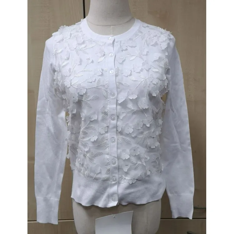 
Lace cloth stitching round neck long sleeve pullover 