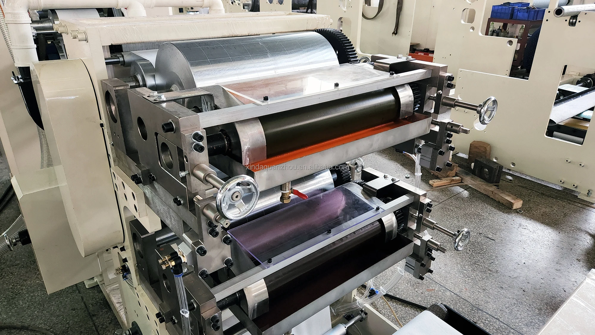 1/8 Folding Automatic Kangaroo Type Dinner Napkin Airlaid Paper Printing Folding Making Machine