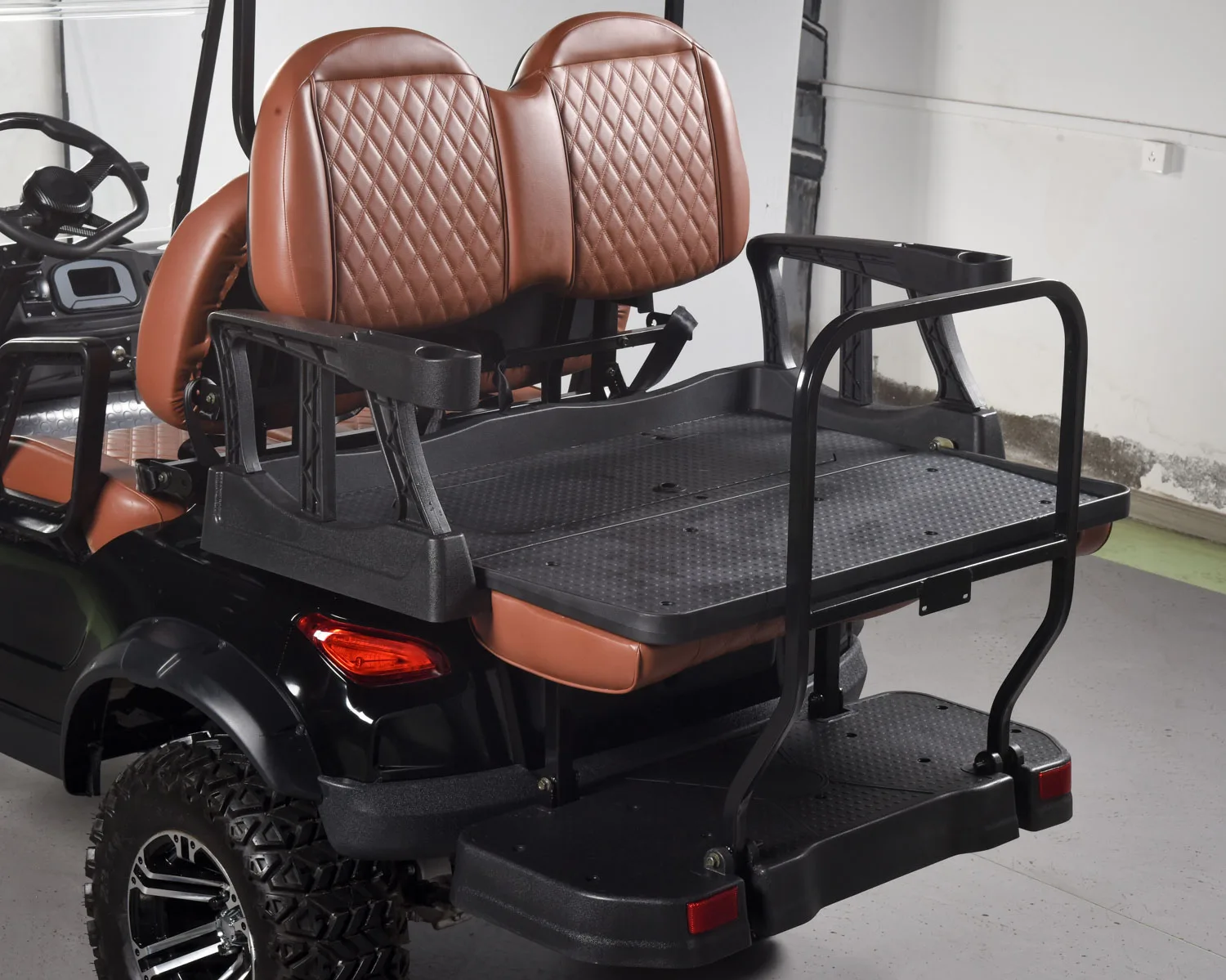 Customized Lifted Electric 4x4 Golf Cart 6 Seat Dune Buggy with Utility Box LED Screen Music  With High Popularity