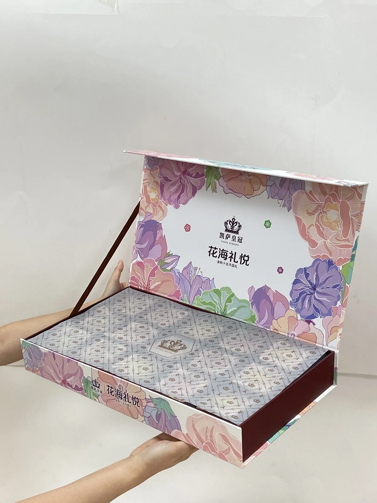 Custom Logo Rigid Paper Packaging Chocolate Candy Cookie Moon Cakes Magnetic Gift Boxes With Dividers