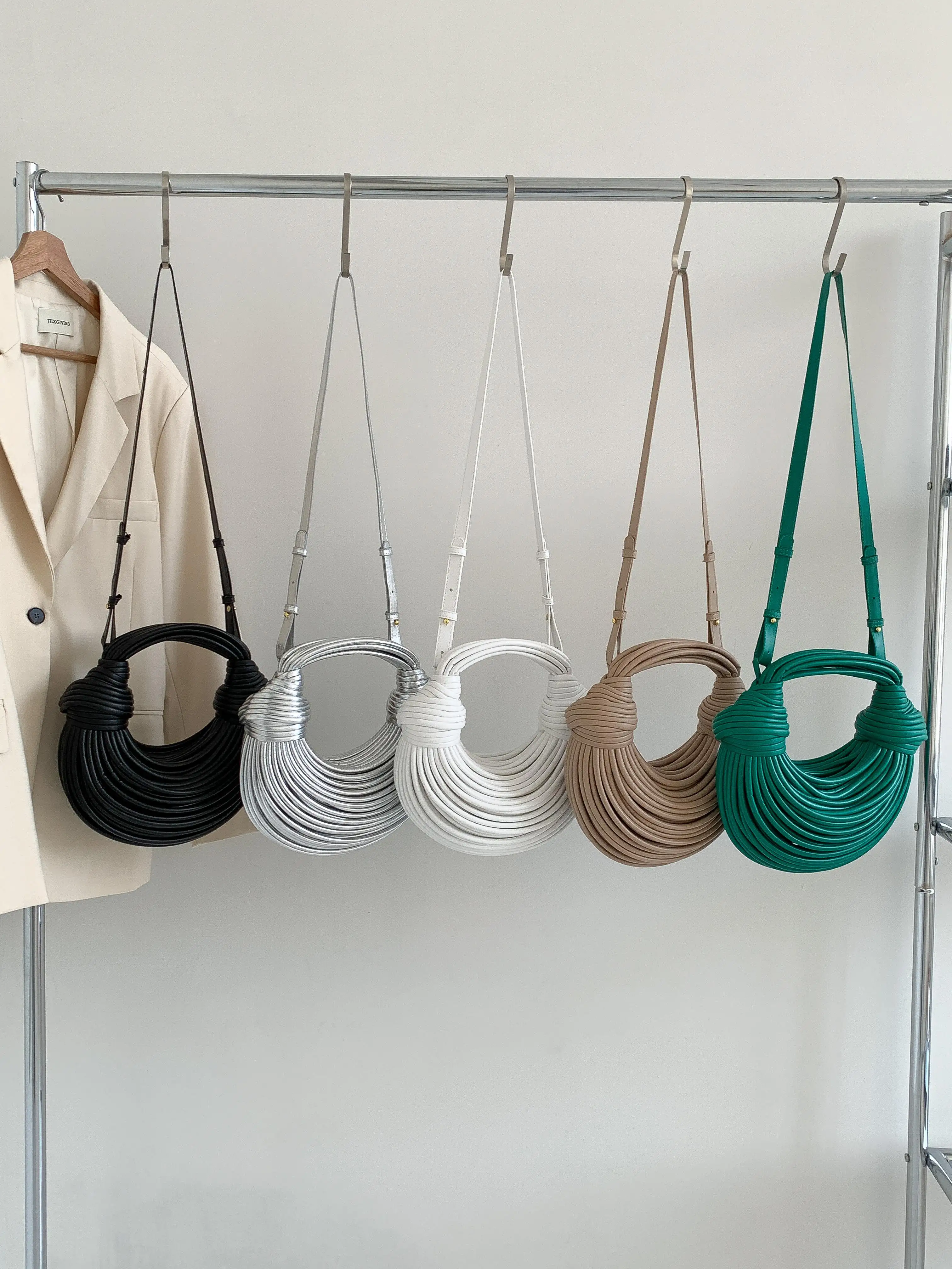 Handmade Designer 2024 new personalized Hobo Knot unique woven clutch handbag Croissant Bag for women