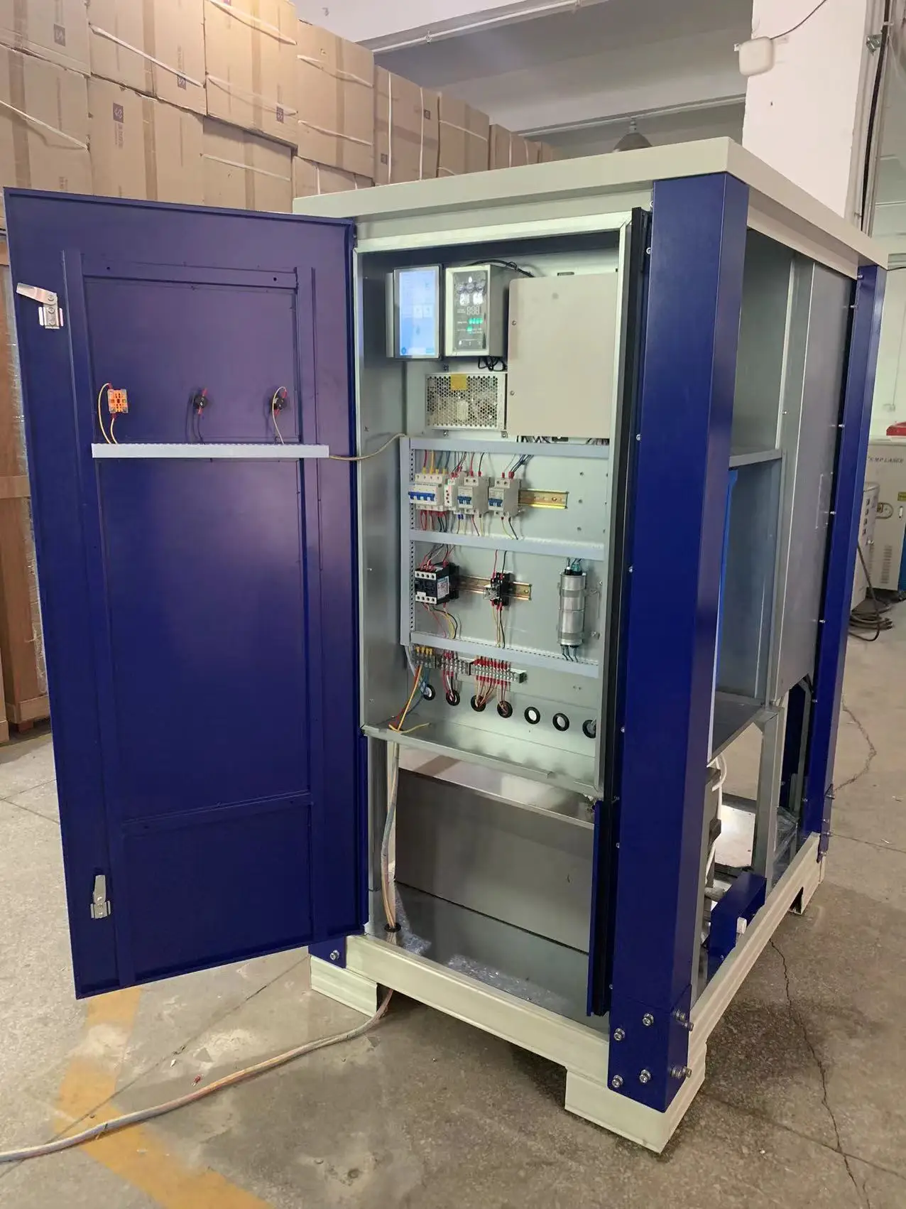 250L/day Atmospheric Water Generators AWGs condense water vapor by cooling the surrounding air