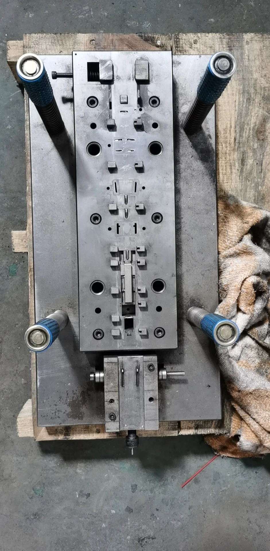 
stainless steel cable tie punching machine mold 