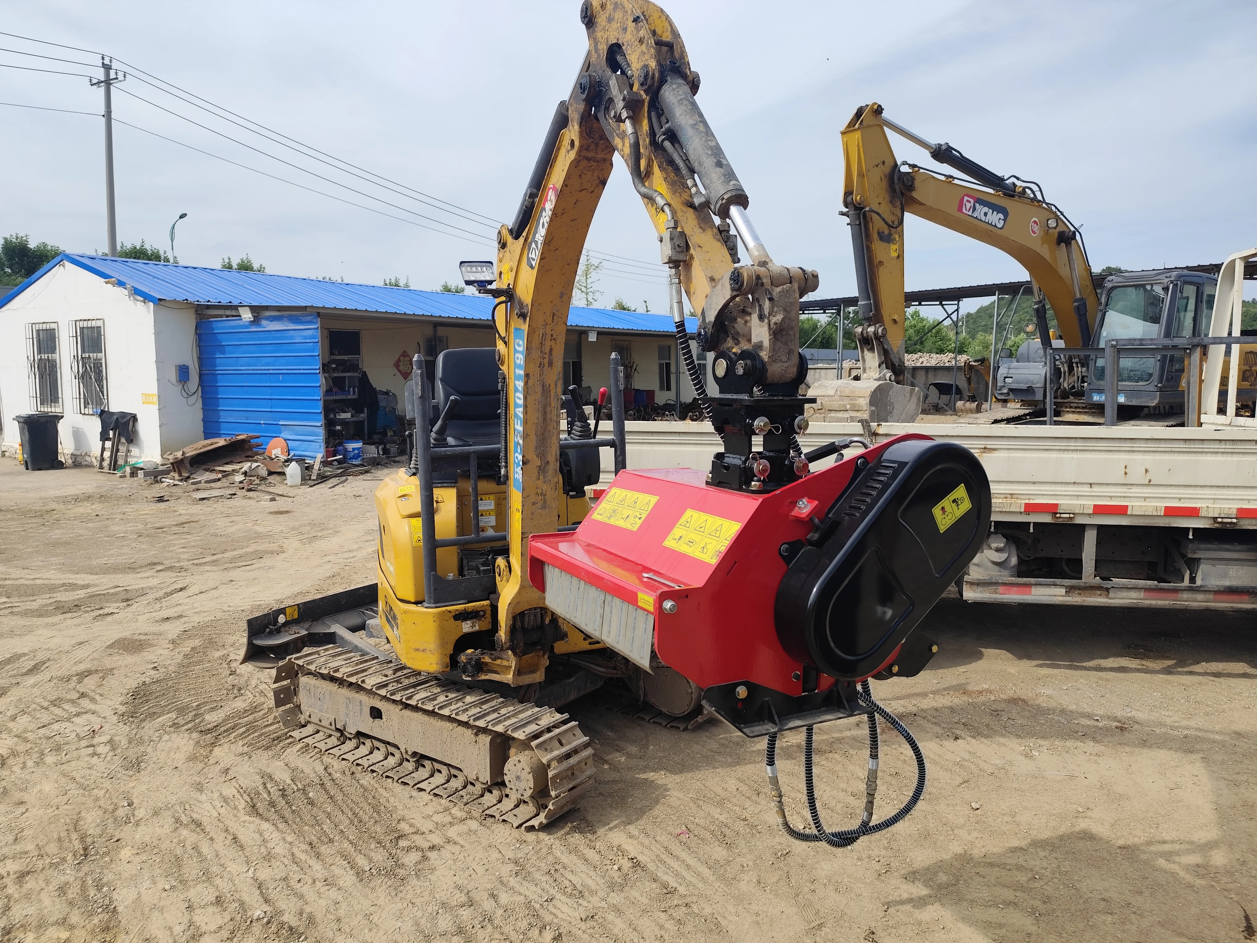 Factory Direct Agricultural Flail Mower and Branch Shredder Suitable for Small Excavators, Skid Steer Loaders, Tractors, Etc.